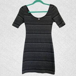Xhilaration Black and Grey Bodycon Half Sleeve Pullover Dress Size S